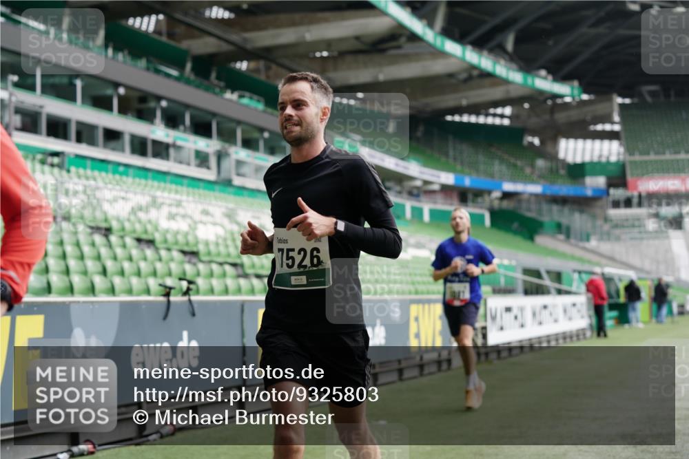 05.10.2025 - 20. swb-Marathon Bremen Michael Burmester http://msf.ph/oto/9325803 05.10.2025 12:45:52 Laufen im Stadion 349, 649, 852, 943, 1091, 1146, 1307, 1790, 1883, 2228, 2545, 3197, 3807, 4274, 4786, 5132, 5588, 6150, 7028, 7440, 7526, 8747, 109, 1055, 1631, 2666, 2719, 3218, 3327, 3342, 4571, 6302, 6996, 8828, 9130 meine-sportfotos.de