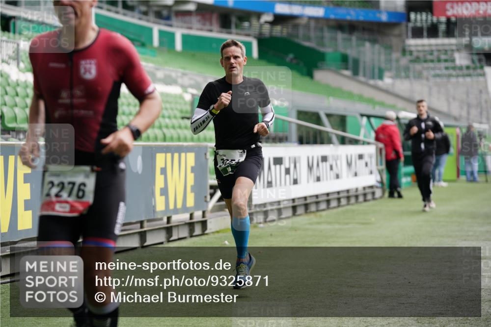 05.10.2025 - 20. swb-Marathon Bremen Michael Burmester http://msf.ph/oto/9325871 05.10.2025 12:46:24 Laufen im Stadion 256, 281, 349, 649, 852, 891, 943, 1091, 1246, 1307, 2163, 2228, 2276, 2545, 2585, 3054, 3084, 3381, 3807, 4274, 4617, 4758, 6849, 7028, 7526, 7675, 349, 1146, 1883, 3197, 4786, 5132, 5588, 6150, 7440 meine-sportfotos.de