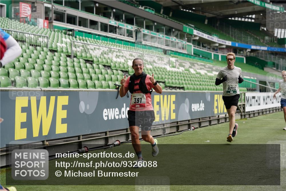 05.10.2025 - 20. swb-Marathon Bremen Michael Burmester http://msf.ph/oto/9326088 05.10.2025 12:47:12 Laufen im Stadion 223, 265, 391, 442, 502, 505, 545, 609, 770, 818, 862, 891, 1246, 1521, 1635, 2472, 2482, 2613, 2872, 2939, 3054, 3084, 4255, 4758, 4848, 4966, 4988, 5656, 5831, 6295, 7070, 7170, 7583, 8013, 256, 281, 2163, 2276, 2585, 3381, 4274, 4617, 6849, 7675 meine-sportfotos.de