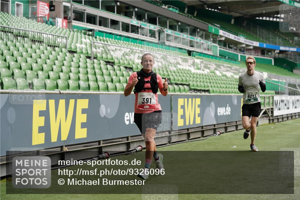 05.10.2025 - 20. swb-Marathon Bremen Michael Burmester http://msf.ph/oto/9326096 05.10.2025 12:47:13 Laufen im Stadion 223, 265, 391, 442, 502, 505, 545, 609, 770, 818, 862, 891, 1246, 1521, 1635, 2472, 2482, 2613, 2872, 2939, 3054, 3061, 3084, 4215, 4255, 4758, 4848, 4966, 4988, 5656, 5831, 6295, 7070, 7170, 7583, 8013, 256, 281, 2163, 2276, 2585, 3054, 3381, 4617, 6849, 7675 meine-sportfotos.de