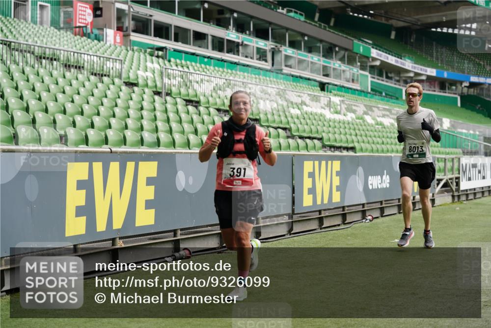 05.10.2025 - 20. swb-Marathon Bremen Michael Burmester http://msf.ph/oto/9326099 05.10.2025 12:47:13 Laufen im Stadion 223, 265, 391, 442, 502, 505, 545, 609, 770, 818, 862, 891, 1246, 1521, 1635, 2472, 2482, 2613, 2872, 2939, 3054, 3061, 3084, 4215, 4255, 4758, 4848, 4966, 4988, 5656, 5831, 6295, 7070, 7170, 7583, 8013, 256, 281, 2163, 2276, 2585, 3054, 3381, 4617, 6849, 7675 meine-sportfotos.de