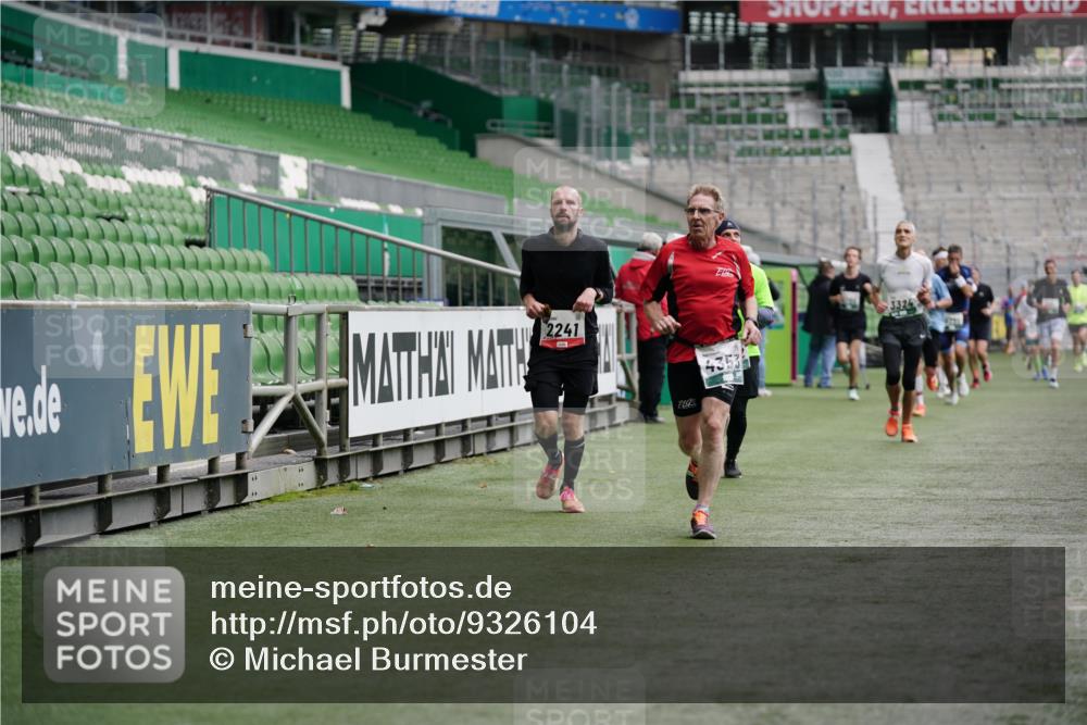 05.10.2025 - 20. swb-Marathon Bremen Michael Burmester http://msf.ph/oto/9326104 05.10.2025 12:48:11 Laufen im Stadion 344, 346, 564, 656, 1205, 1370, 1526, 1607, 1642, 1646, 1724, 2241, 2360, 2472, 2482, 2643, 2656, 2974, 3061, 3324, 3768, 4215, 4291, 4313, 4353, 5264, 5786, 5918, 6251, 6804, 7176, 7492, 7735, 7831, 7900, 8244, 8729, 8923, 8932, 265, 391, 442, 770, 2482, 2613, 2872, 4255, 5656, 5831, 7070, 7170, 8013 meine-sportfotos.de