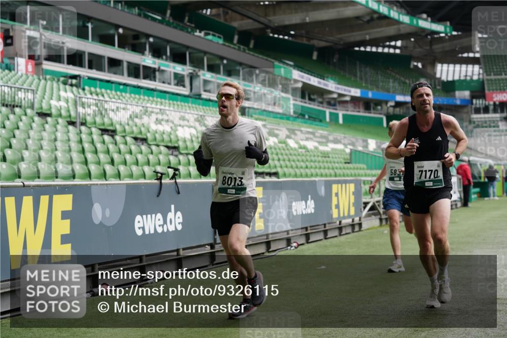 05.10.2025 - 20. swb-Marathon Bremen Michael Burmester http://msf.ph/oto/9326115 05.10.2025 12:47:14 Laufen im Stadion 223, 265, 391, 442, 502, 505, 545, 609, 770, 818, 862, 891, 1246, 1521, 1635, 2472, 2482, 2613, 2872, 2939, 3061, 3084, 4215, 4255, 4758, 4848, 4966, 4988, 5656, 5831, 6295, 7070, 7170, 7583, 8013, 256, 281, 891, 2163, 2276, 2585, 3054, 3381, 4617, 6849, 7675 meine-sportfotos.de