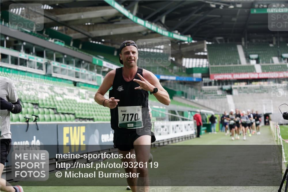 05.10.2025 - 20. swb-Marathon Bremen Michael Burmester http://msf.ph/oto/9326119 05.10.2025 12:47:14 Laufen im Stadion 223, 265, 391, 442, 502, 505, 545, 609, 770, 818, 862, 891, 1246, 1521, 1635, 2472, 2482, 2613, 2872, 2939, 3061, 3084, 4215, 4255, 4758, 4848, 4966, 4988, 5656, 5831, 6295, 7070, 7170, 7583, 8013, 256, 281, 891, 2163, 2276, 2585, 3054, 3381, 4617, 6849, 7675 meine-sportfotos.de