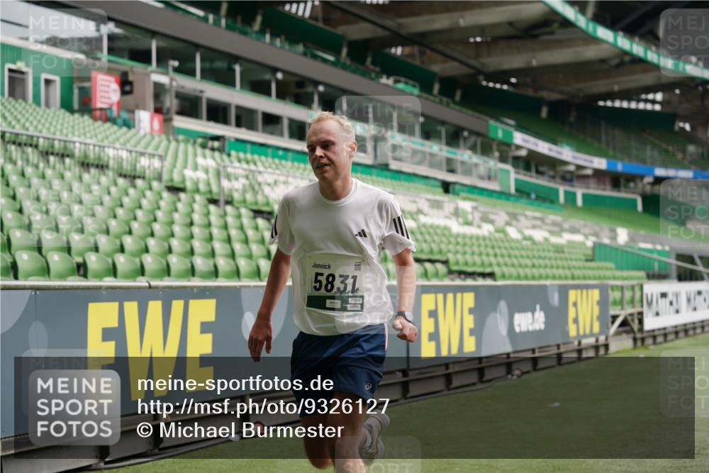 05.10.2025 - 20. swb-Marathon Bremen Michael Burmester http://msf.ph/oto/9326127 05.10.2025 12:47:16 Laufen im Stadion 223, 265, 391, 442, 502, 505, 545, 609, 656, 770, 818, 862, 1246, 1521, 1635, 2472, 2482, 2613, 2872, 2939, 3061, 3084, 4215, 4255, 4758, 4848, 4966, 4988, 5656, 5831, 6295, 7070, 7170, 7583, 8013, 256, 281, 891, 2163, 2276, 2585, 3054, 3381, 4758, 6849, 7675 meine-sportfotos.de
