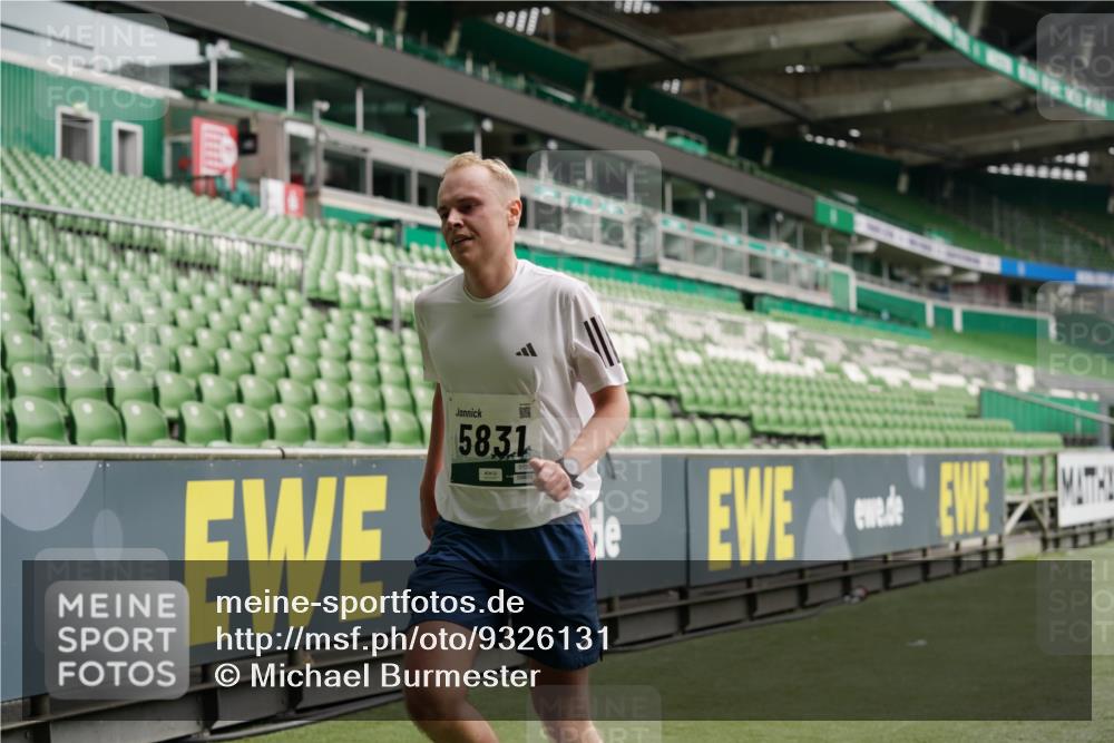 05.10.2025 - 20. swb-Marathon Bremen Michael Burmester http://msf.ph/oto/9326131 05.10.2025 12:47:16 Laufen im Stadion 223, 265, 391, 442, 502, 505, 545, 609, 656, 770, 818, 862, 1246, 1521, 1635, 2472, 2482, 2613, 2872, 2939, 3061, 3084, 4215, 4255, 4758, 4848, 4966, 4988, 5656, 5831, 6295, 7070, 7170, 7583, 8013, 256, 281, 891, 2163, 2276, 2585, 3054, 3381, 4758, 6849, 7675 meine-sportfotos.de