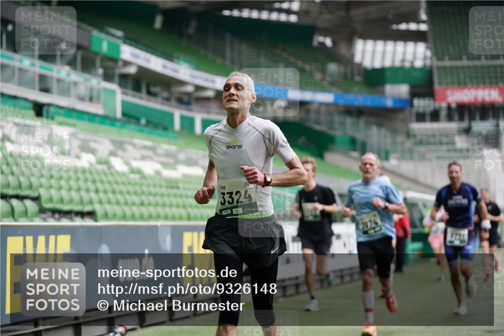 05.10.2025 - 20. swb-Marathon Bremen Michael Burmester http://msf.ph/oto/9326148 05.10.2025 12:48:18 Laufen im Stadion 344, 492, 564, 1205, 1370, 1526, 1607, 1642, 1646, 1724, 2241, 2360, 2643, 2656, 2974, 3320, 3324, 3768, 3819, 4291, 4353, 5103, 5264, 5786, 5918, 6251, 6804, 7176, 7492, 7735, 7831, 7900, 8244, 8729, 8897, 8923, 8932, 344, 346, 442, 656, 770, 1205, 2472, 2482, 2613, 2872, 3061, 4215, 4255, 4313, 5656, 5831, 7070, 7170, 8013 meine-sportfotos.de