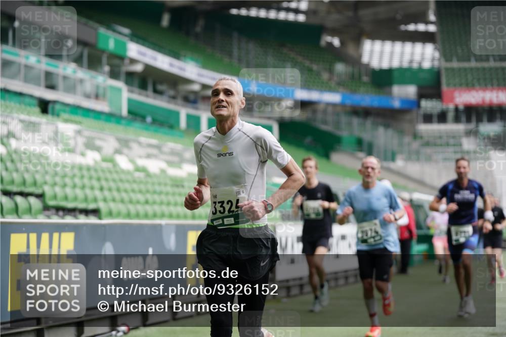 05.10.2025 - 20. swb-Marathon Bremen Michael Burmester http://msf.ph/oto/9326152 05.10.2025 12:48:18 Laufen im Stadion 344, 492, 564, 1205, 1370, 1526, 1607, 1642, 1646, 1724, 2241, 2360, 2643, 2656, 2974, 3320, 3324, 3768, 3819, 4291, 4353, 5103, 5264, 5786, 5918, 6251, 6804, 7176, 7492, 7735, 7831, 7900, 8244, 8729, 8897, 8923, 8932, 344, 346, 442, 656, 770, 1205, 2472, 2482, 2613, 2872, 3061, 4215, 4255, 4313, 5656, 5831, 7070, 7170, 8013 meine-sportfotos.de