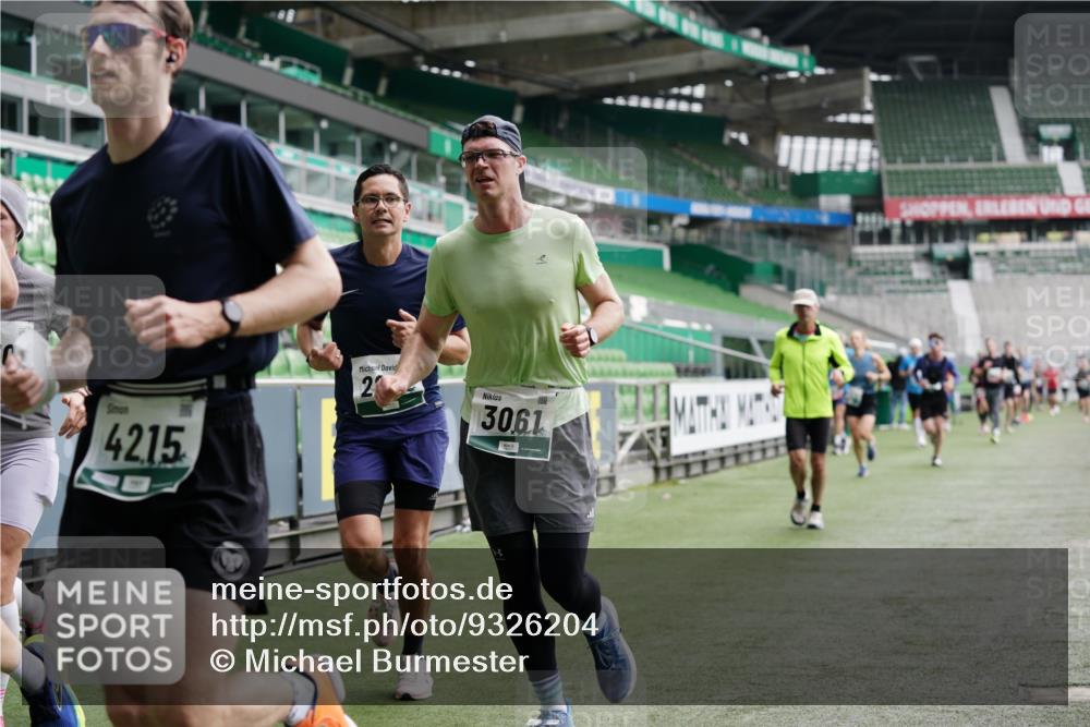 05.10.2025 - 20. swb-Marathon Bremen Michael Burmester http://msf.ph/oto/9326204 05.10.2025 12:47:26 Laufen im Stadion 223, 265, 344, 346, 391, 442, 502, 505, 545, 564, 656, 770, 818, 862, 1205, 1521, 1635, 2472, 2482, 2613, 2656, 2872, 2939, 3061, 4215, 4255, 4291, 4313, 4848, 4966, 4988, 5656, 5831, 6295, 7070, 7170, 7176, 7492, 7583, 8013, 609, 891, 1246, 3054, 3084, 4758, 4848 meine-sportfotos.de