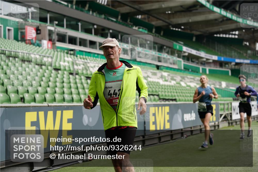 05.10.2025 - 20. swb-Marathon Bremen Michael Burmester http://msf.ph/oto/9326244 05.10.2025 12:47:29 Laufen im Stadion 223, 265, 344, 346, 391, 442, 502, 505, 545, 564, 656, 770, 818, 862, 1205, 1635, 1642, 1646, 2472, 2482, 2613, 2656, 2872, 2939, 3061, 4215, 4255, 4291, 4313, 4966, 4988, 5656, 5831, 6295, 6804, 7070, 7170, 7176, 7492, 8013, 609, 891, 1246, 1521, 3054, 3084, 4758, 4848, 7583 meine-sportfotos.de
