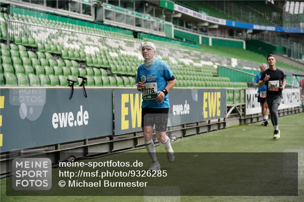 05.10.2025 - 20. swb-Marathon Bremen Michael Burmester http://msf.ph/oto/9326285 05.10.2025 12:47:33 Laufen im Stadion 223, 265, 344, 346, 391, 442, 502, 505, 545, 564, 656, 770, 862, 1205, 1635, 1642, 1646, 2360, 2472, 2482, 2613, 2656, 2872, 2939, 3061, 4215, 4255, 4291, 4313, 4966, 4988, 5656, 5831, 6295, 6804, 7070, 7170, 7176, 7492, 7900, 8013, 609, 818, 891, 1246, 1521, 3054, 3084, 4758, 4848, 7583 meine-sportfotos.de
