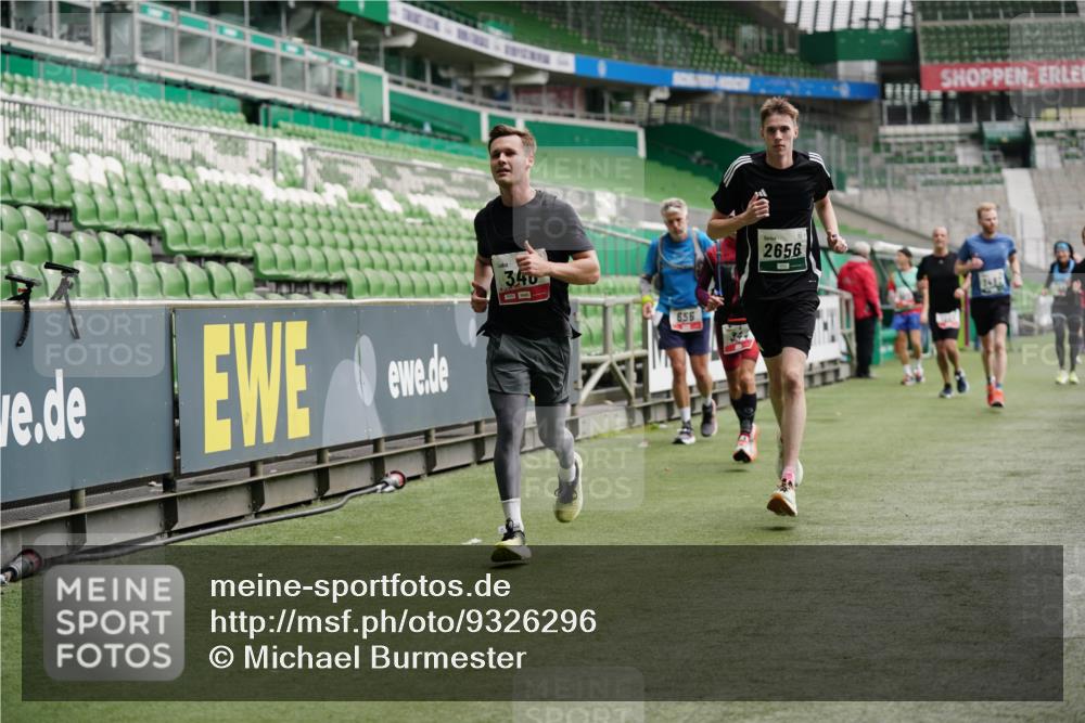 05.10.2025 - 20. swb-Marathon Bremen Michael Burmester http://msf.ph/oto/9326296 05.10.2025 12:47:35 Laufen im Stadion 223, 265, 344, 346, 391, 442, 502, 505, 545, 564, 656, 770, 862, 1205, 1526, 1635, 1642, 1646, 2360, 2472, 2482, 2613, 2656, 2872, 2939, 3061, 4215, 4255, 4291, 4313, 4966, 4988, 5656, 5831, 6295, 6804, 7070, 7170, 7176, 7492, 7900, 8013, 609, 818, 1246, 1521, 3084, 4758, 4848, 7583 meine-sportfotos.de