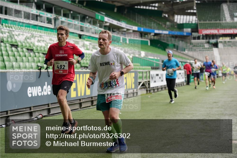 05.10.2025 - 20. swb-Marathon Bremen Michael Burmester http://msf.ph/oto/9326302 05.10.2025 12:48:31 Laufen im Stadion 492, 1370, 1526, 1607, 1625, 1724, 2241, 2360, 2643, 2974, 3320, 3324, 3768, 3819, 4353, 5103, 5264, 5599, 5786, 5918, 6171, 6251, 6463, 6632, 7735, 7831, 7900, 7904, 8244, 8507, 8687, 8729, 8897, 8923, 8932, 344, 346, 564, 656, 1205, 1642, 1646, 2472, 2482, 2656, 3061, 4215, 4291, 4313, 6804, 7176, 7492 meine-sportfotos.de
