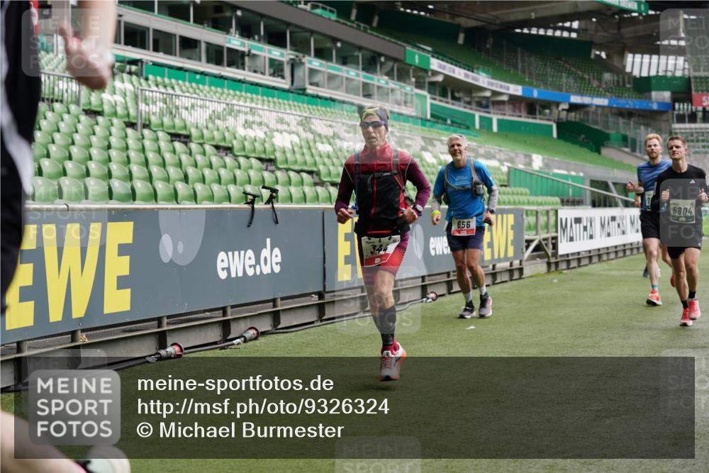05.10.2025 - 20. swb-Marathon Bremen Michael Burmester http://msf.ph/oto/9326324 05.10.2025 12:47:38 Laufen im Stadion 223, 265, 344, 346, 391, 442, 505, 564, 656, 770, 1205, 1526, 1635, 1642, 1646, 2360, 2472, 2482, 2613, 2656, 2872, 2939, 3061, 4215, 4255, 4291, 4313, 4966, 4988, 5656, 5831, 6295, 6804, 7070, 7170, 7176, 7492, 7900, 8013, 502, 545, 609, 818, 862, 1521, 4848, 7583 meine-sportfotos.de