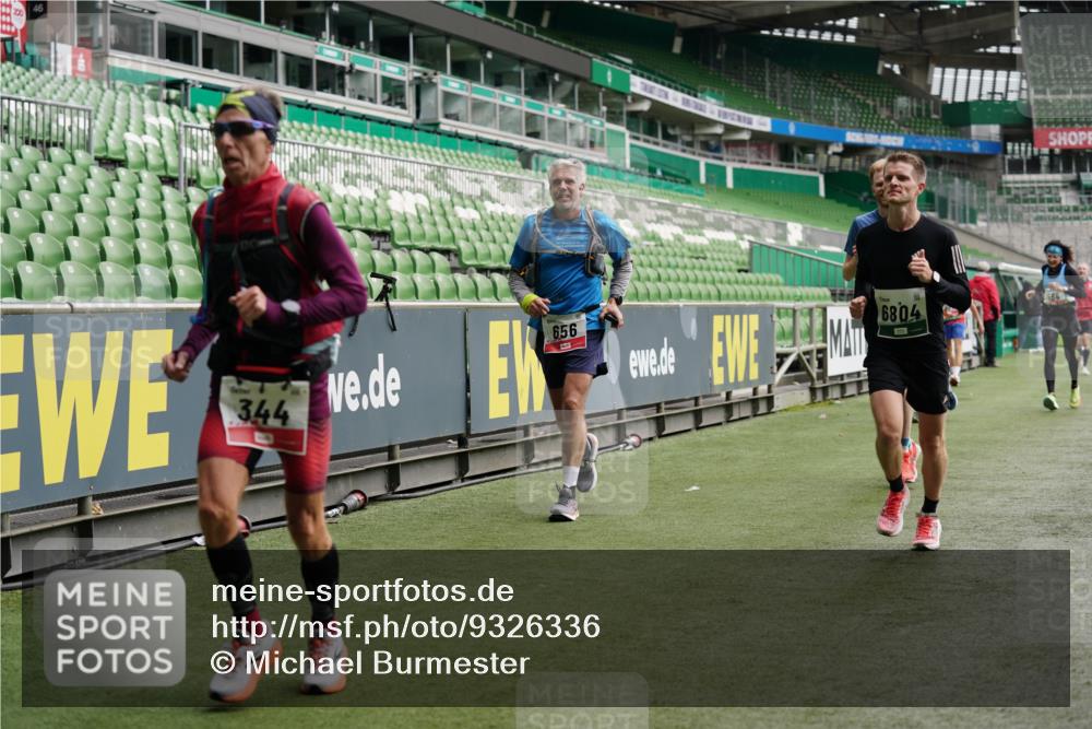 05.10.2025 - 20. swb-Marathon Bremen Michael Burmester http://msf.ph/oto/9326336 05.10.2025 12:47:39 Laufen im Stadion 223, 265, 344, 346, 391, 442, 505, 564, 656, 770, 1205, 1526, 1635, 1642, 1646, 2360, 2472, 2482, 2613, 2656, 2872, 2939, 3061, 4215, 4255, 4291, 4313, 4966, 4988, 5656, 5831, 6295, 6804, 7070, 7170, 7176, 7492, 7900, 8013, 502, 545, 609, 818, 862, 1521, 4848, 7583 meine-sportfotos.de