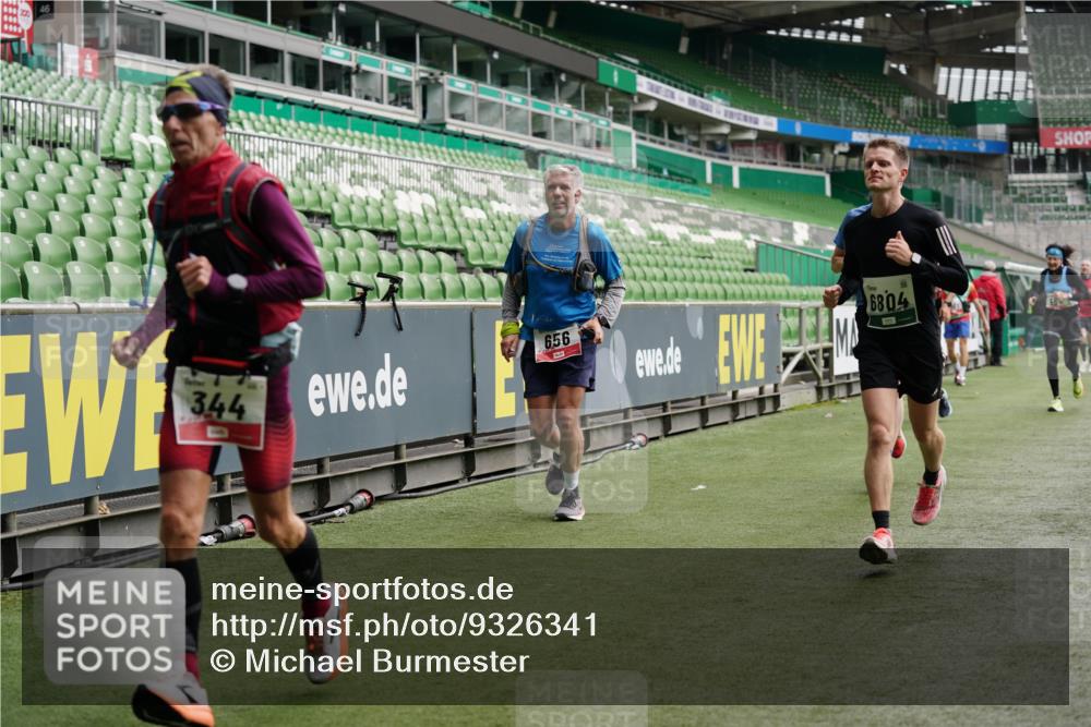 05.10.2025 - 20. swb-Marathon Bremen Michael Burmester http://msf.ph/oto/9326341 05.10.2025 12:47:39 Laufen im Stadion 223, 265, 344, 346, 391, 442, 505, 564, 656, 770, 1205, 1526, 1635, 1642, 1646, 2360, 2472, 2482, 2613, 2656, 2872, 2939, 3061, 4215, 4255, 4291, 4313, 4966, 4988, 5656, 5831, 6295, 6804, 7070, 7170, 7176, 7492, 7900, 8013, 502, 545, 609, 818, 862, 1521, 4848, 7583 meine-sportfotos.de