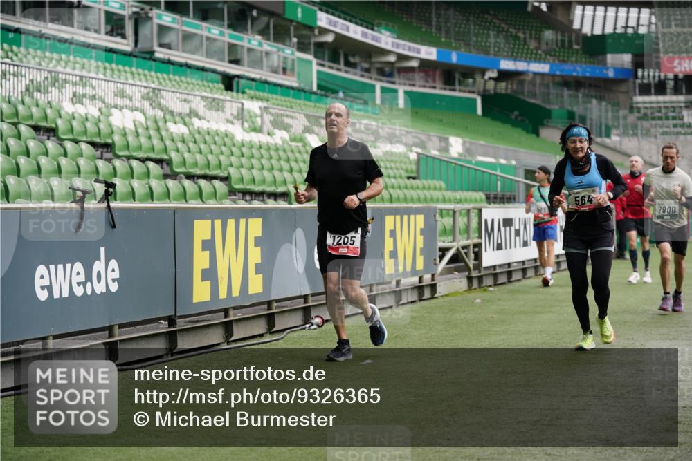 05.10.2025 - 20. swb-Marathon Bremen Michael Burmester http://msf.ph/oto/9326365 05.10.2025 12:47:42 Laufen im Stadion 265, 344, 346, 391, 442, 505, 564, 656, 770, 1205, 1526, 1635, 1642, 1646, 2360, 2472, 2482, 2613, 2656, 2872, 2939, 3061, 4215, 4255, 4291, 4313, 4966, 4988, 5656, 5831, 5918, 6804, 7070, 7170, 7176, 7492, 7900, 8013, 223, 502, 545, 609, 818, 862, 1521, 4848, 6295, 7583 meine-sportfotos.de