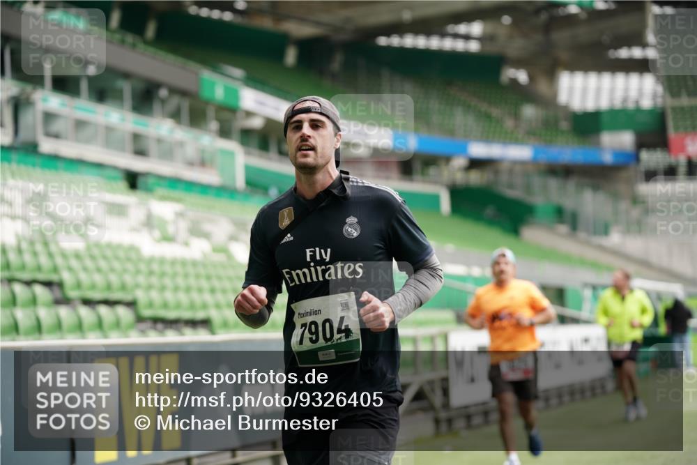 05.10.2025 - 20. swb-Marathon Bremen Michael Burmester http://msf.ph/oto/9326405 05.10.2025 12:48:46 Laufen im Stadion 492, 1195, 1370, 1607, 1625, 1654, 1724, 2119, 2241, 2974, 3320, 3324, 3768, 3819, 4353, 5103, 5264, 5599, 5786, 6171, 6251, 6463, 6632, 7831, 7904, 8244, 8507, 8630, 8687, 8729, 8897, 8923, 8932, 9114, 1526, 1607, 1642, 1646, 2360, 2643, 5918, 6804, 7735, 7900 meine-sportfotos.de