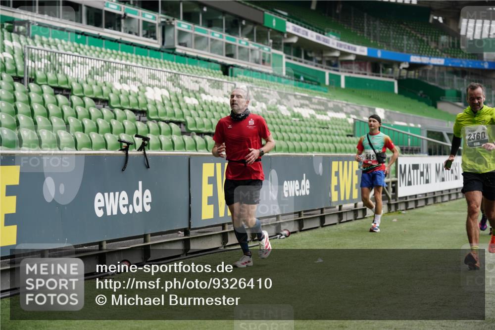 05.10.2025 - 20. swb-Marathon Bremen Michael Burmester http://msf.ph/oto/9326410 05.10.2025 12:47:47 Laufen im Stadion 265, 344, 346, 391, 442, 564, 656, 770, 1205, 1526, 1607, 1635, 1642, 1646, 2360, 2472, 2482, 2613, 2643, 2656, 2872, 2939, 3061, 4215, 4255, 4291, 4313, 4988, 5656, 5831, 5918, 6804, 7070, 7170, 7176, 7492, 7735, 7900, 8013, 223, 502, 505, 545, 818, 862, 1521, 2939, 4966, 6295, 7583 meine-sportfotos.de