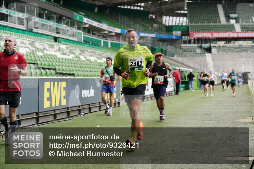 05.10.2025 - 20. swb-Marathon Bremen Michael Burmester http://msf.ph/oto/9326421 05.10.2025 12:47:48 Laufen im Stadion 265, 344, 346, 391, 442, 564, 656, 770, 1205, 1526, 1607, 1635, 1642, 1646, 2360, 2472, 2482, 2613, 2643, 2656, 2872, 3061, 4215, 4255, 4291, 4313, 4988, 5656, 5831, 5918, 6804, 7070, 7170, 7176, 7492, 7735, 7900, 8013, 223, 502, 505, 545, 818, 862, 2939, 4966, 4988, 6295 meine-sportfotos.de