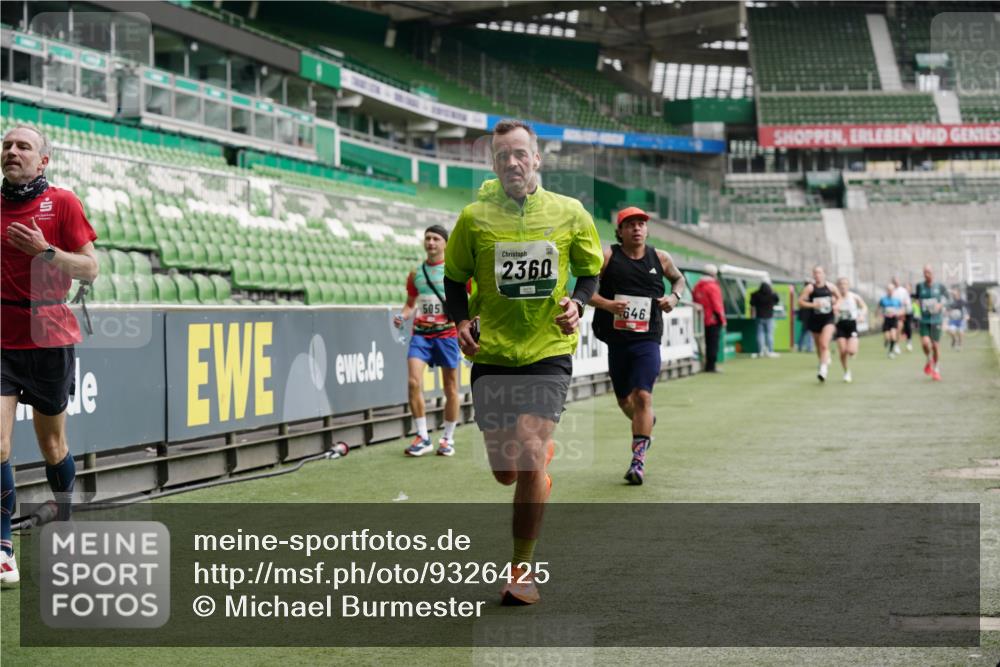 05.10.2025 - 20. swb-Marathon Bremen Michael Burmester http://msf.ph/oto/9326425 05.10.2025 12:47:48 Laufen im Stadion 265, 344, 346, 391, 442, 564, 656, 770, 1205, 1526, 1607, 1635, 1642, 1646, 2360, 2472, 2482, 2613, 2643, 2656, 2872, 3061, 4215, 4255, 4291, 4313, 4988, 5656, 5831, 5918, 6804, 7070, 7170, 7176, 7492, 7735, 7900, 8013, 223, 502, 505, 545, 818, 862, 2939, 4966, 4988, 6295 meine-sportfotos.de