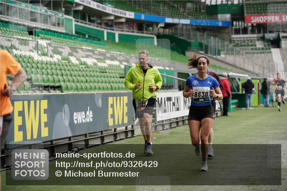 05.10.2025 - 20. swb-Marathon Bremen Michael Burmester http://msf.ph/oto/9326429 05.10.2025 12:48:49 Laufen im Stadion 492, 1195, 1370, 1625, 1654, 1724, 2119, 2241, 2594, 2974, 2988, 2990, 3320, 3324, 3768, 3819, 4353, 4385, 5103, 5264, 5599, 5786, 6171, 6251, 6463, 6632, 7831, 7904, 8244, 8507, 8630, 8687, 8729, 8897, 8923, 8932, 9114, 1526, 1607, 1646, 2360, 2643, 3768, 5264, 5918, 6804, 7735, 7900, 8729 meine-sportfotos.de