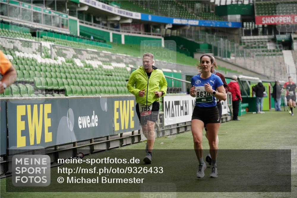05.10.2025 - 20. swb-Marathon Bremen Michael Burmester http://msf.ph/oto/9326433 05.10.2025 12:48:49 Laufen im Stadion 492, 1195, 1370, 1625, 1654, 1724, 2119, 2241, 2594, 2974, 2988, 2990, 3320, 3324, 3768, 3819, 4353, 4385, 5103, 5264, 5599, 5786, 6171, 6251, 6463, 6632, 7831, 7904, 8244, 8507, 8630, 8687, 8729, 8897, 8923, 8932, 9114, 1526, 1607, 1646, 2360, 2643, 3768, 5264, 5918, 6804, 7735, 7900, 8729 meine-sportfotos.de