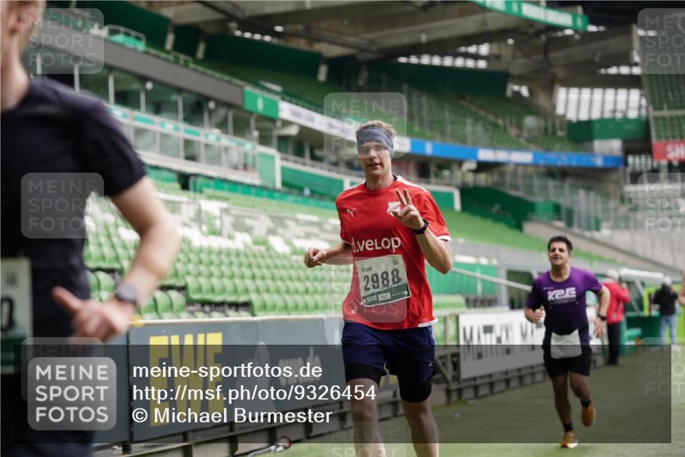 05.10.2025 - 20. swb-Marathon Bremen Michael Burmester http://msf.ph/oto/9326454 05.10.2025 12:49:01 Laufen im Stadion 492, 1195, 1625, 1654, 1724, 1727, 2119, 2594, 2974, 2988, 2990, 3124, 3320, 3324, 3819, 4353, 4385, 5103, 5599, 5786, 6171, 6251, 6463, 6619, 6632, 6877, 7904, 8216, 8244, 8507, 8630, 8687, 8897, 8923, 8932, 9114, 1370, 1607, 2241, 2643, 3768, 4353, 5264, 5918, 7735, 7831, 8729 meine-sportfotos.de