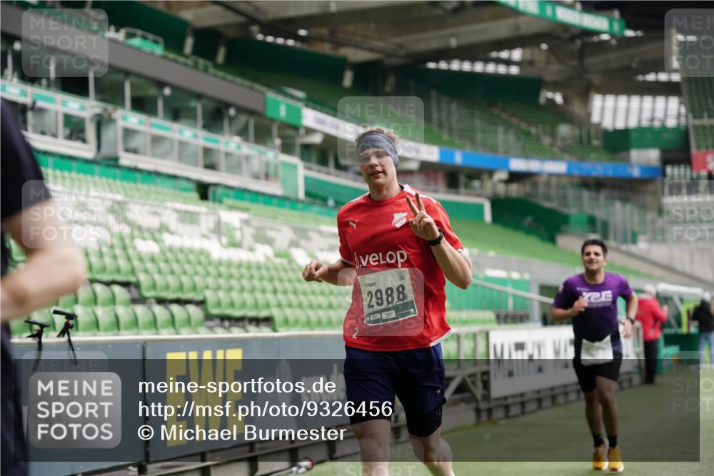 05.10.2025 - 20. swb-Marathon Bremen Michael Burmester http://msf.ph/oto/9326456 05.10.2025 12:49:01 Laufen im Stadion 492, 1195, 1625, 1654, 1724, 1727, 2119, 2594, 2974, 2988, 2990, 3124, 3320, 3324, 3819, 4353, 4385, 5103, 5599, 5786, 6171, 6251, 6463, 6619, 6632, 6877, 7904, 8216, 8244, 8507, 8630, 8687, 8897, 8923, 8932, 9114, 1370, 1607, 2241, 2643, 3768, 4353, 5264, 5918, 7735, 7831, 8729 meine-sportfotos.de