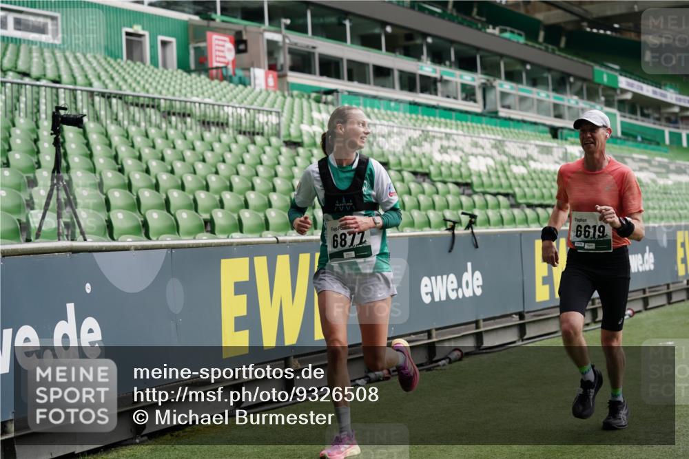05.10.2025 - 20. swb-Marathon Bremen Michael Burmester http://msf.ph/oto/9326508 05.10.2025 12:49:15 Laufen im Stadion 150, 187, 270, 492, 1195, 1257, 1535, 1609, 1625, 1654, 1727, 1876, 1904, 2044, 2119, 2356, 2594, 2988, 2990, 3124, 3320, 3544, 3738, 3960, 4385, 5599, 6171, 6431, 6463, 6619, 6632, 6877, 7904, 8216, 8507, 8630, 8687, 8897, 9114, 1724, 2974, 3324, 3819, 4353, 5103, 5786, 6251, 8244, 8923, 8932 meine-sportfotos.de
