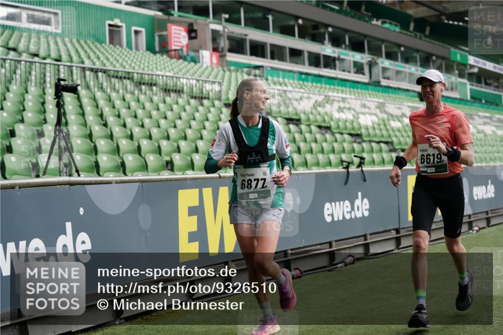 05.10.2025 - 20. swb-Marathon Bremen Michael Burmester http://msf.ph/oto/9326510 05.10.2025 12:49:15 Laufen im Stadion 150, 187, 270, 492, 1195, 1257, 1535, 1609, 1625, 1654, 1727, 1876, 1904, 2044, 2119, 2356, 2594, 2988, 2990, 3124, 3320, 3544, 3738, 3960, 4385, 5599, 6171, 6431, 6463, 6619, 6632, 6877, 7904, 8216, 8507, 8630, 8687, 8897, 9114, 1724, 2974, 3324, 3819, 4353, 5103, 5786, 6251, 8244, 8923, 8932 meine-sportfotos.de