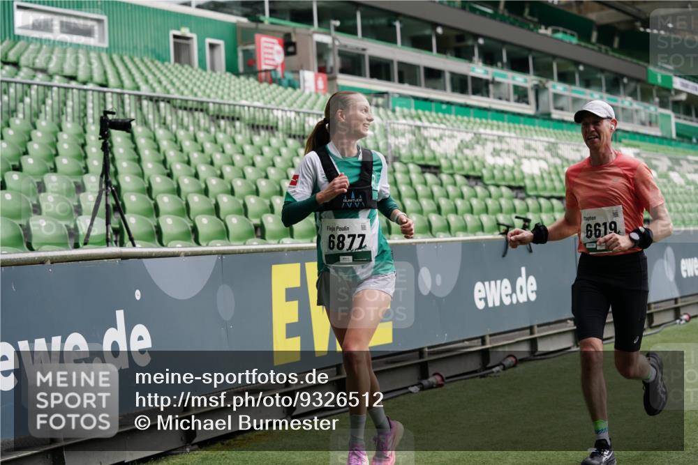 05.10.2025 - 20. swb-Marathon Bremen Michael Burmester http://msf.ph/oto/9326512 05.10.2025 12:49:15 Laufen im Stadion 150, 187, 270, 492, 1195, 1257, 1535, 1609, 1625, 1654, 1727, 1876, 1904, 2044, 2119, 2356, 2594, 2988, 2990, 3124, 3320, 3544, 3738, 3960, 4385, 5599, 6171, 6431, 6463, 6619, 6632, 6877, 7904, 8216, 8507, 8630, 8687, 8897, 9114, 1724, 2974, 3324, 3819, 4353, 5103, 5786, 6251, 8244, 8923, 8932 meine-sportfotos.de