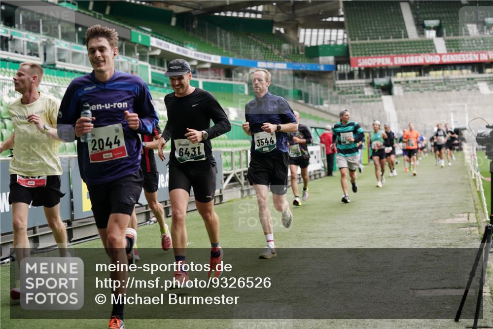 05.10.2025 - 20. swb-Marathon Bremen Michael Burmester http://msf.ph/oto/9326526 05.10.2025 12:49:19 Laufen im Stadion 150, 187, 270, 424, 1195, 1257, 1535, 1609, 1625, 1654, 1727, 1876, 1904, 2044, 2119, 2356, 2594, 2988, 2990, 3124, 3544, 3738, 3960, 4385, 5599, 6171, 6431, 6463, 6619, 6632, 6877, 7647, 7904, 7987, 8216, 8507, 8630, 8687, 9114, 492, 1724, 2974, 3320, 3324, 3819, 4353, 5103, 5786, 6251, 8244, 8897, 8923, 8932 meine-sportfotos.de