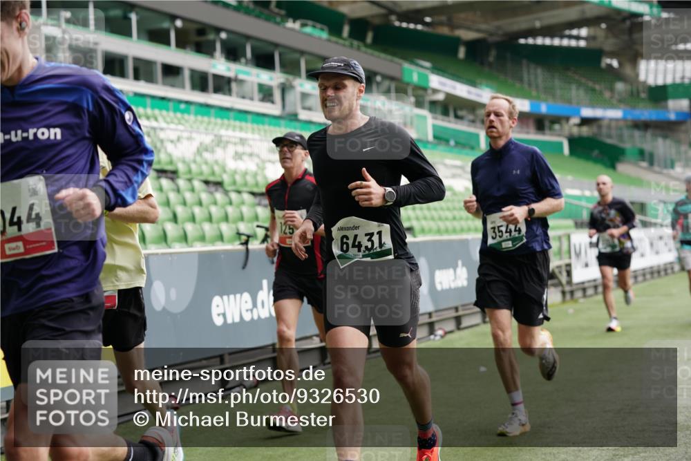 05.10.2025 - 20. swb-Marathon Bremen Michael Burmester http://msf.ph/oto/9326530 05.10.2025 12:49:19 Laufen im Stadion 150, 187, 270, 424, 1195, 1257, 1535, 1609, 1625, 1654, 1727, 1876, 1904, 2044, 2119, 2356, 2594, 2988, 2990, 3124, 3544, 3738, 3960, 4385, 5599, 6171, 6431, 6463, 6619, 6632, 6877, 7647, 7904, 7987, 8216, 8507, 8630, 8687, 9114, 492, 1724, 2974, 3320, 3324, 3819, 4353, 5103, 5786, 6251, 8244, 8897, 8923, 8932 meine-sportfotos.de