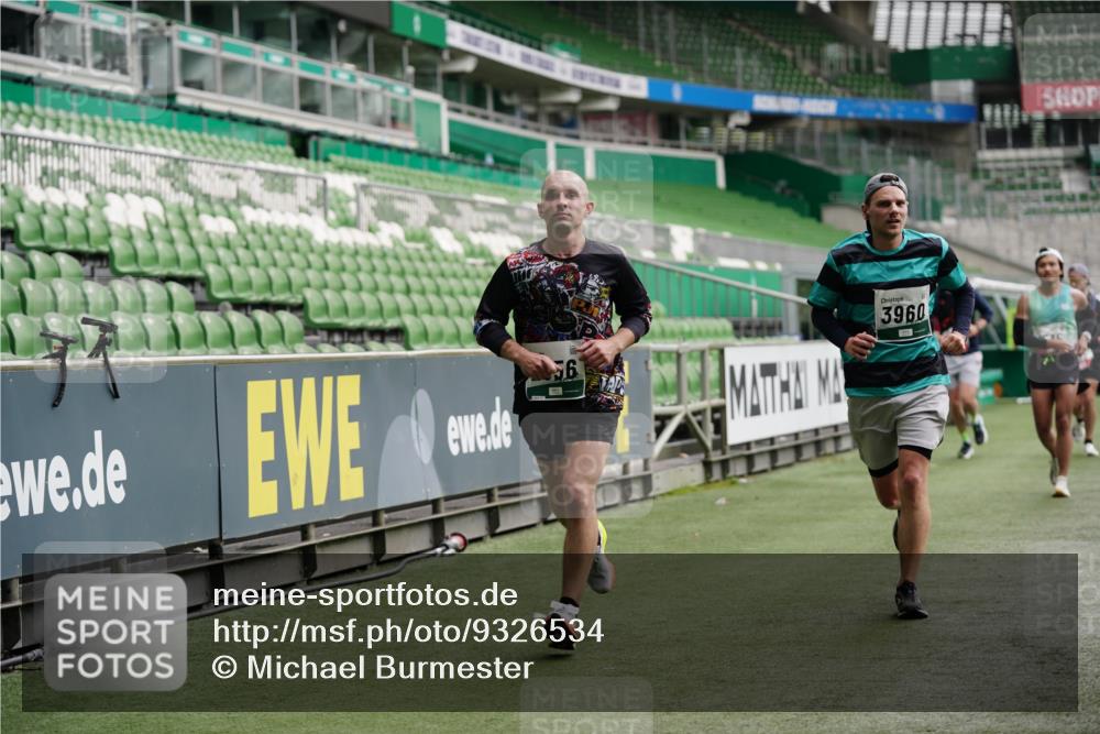 05.10.2025 - 20. swb-Marathon Bremen Michael Burmester http://msf.ph/oto/9326534 05.10.2025 12:49:21 Laufen im Stadion 150, 187, 270, 424, 1195, 1257, 1535, 1609, 1625, 1654, 1727, 1876, 1904, 2044, 2119, 2356, 2594, 2988, 2990, 3124, 3544, 3738, 3960, 4385, 5599, 6171, 6431, 6463, 6619, 6632, 6805, 6877, 7647, 7904, 7987, 8216, 8507, 8630, 8687, 9114, 492, 1724, 2974, 3320, 3324, 3819, 4353, 5103, 5786, 6251, 6632, 8244, 8897, 8923, 8932 meine-sportfotos.de