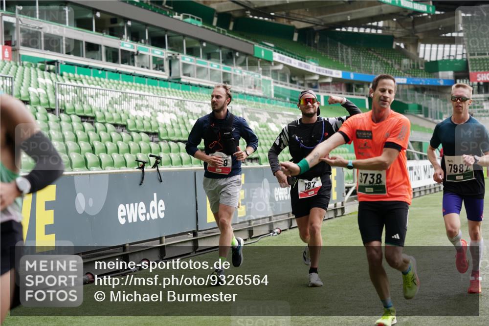 05.10.2025 - 20. swb-Marathon Bremen Michael Burmester http://msf.ph/oto/9326564 05.10.2025 12:49:27 Laufen im Stadion 150, 187, 270, 424, 1195, 1257, 1535, 1609, 1654, 1727, 1876, 1904, 2044, 2119, 2356, 2594, 2988, 2990, 3124, 3544, 3738, 3960, 4385, 4438, 5599, 6171, 6431, 6619, 6805, 6877, 7647, 7904, 7987, 8216, 8507, 8630, 9114, 492, 1625, 1724, 2974, 3320, 3819, 5103, 5599, 5786, 6251, 6463, 6632, 8244, 8687, 8897, 8923 meine-sportfotos.de