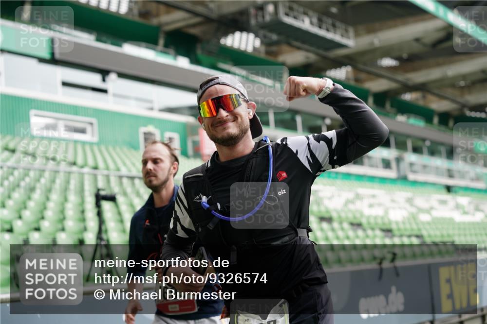 05.10.2025 - 20. swb-Marathon Bremen Michael Burmester http://msf.ph/oto/9326574 05.10.2025 12:49:29 Laufen im Stadion 150, 187, 270, 424, 1195, 1257, 1535, 1609, 1654, 1727, 1876, 1904, 2044, 2119, 2356, 2594, 2988, 2990, 3124, 3544, 3738, 3960, 4385, 4438, 4870, 6171, 6431, 6619, 6805, 6877, 7647, 7904, 7987, 8216, 8630, 9114, 492, 1625, 3320, 3819, 5103, 5599, 5786, 6463, 6632, 8244, 8507, 8687, 8897, 8923 meine-sportfotos.de