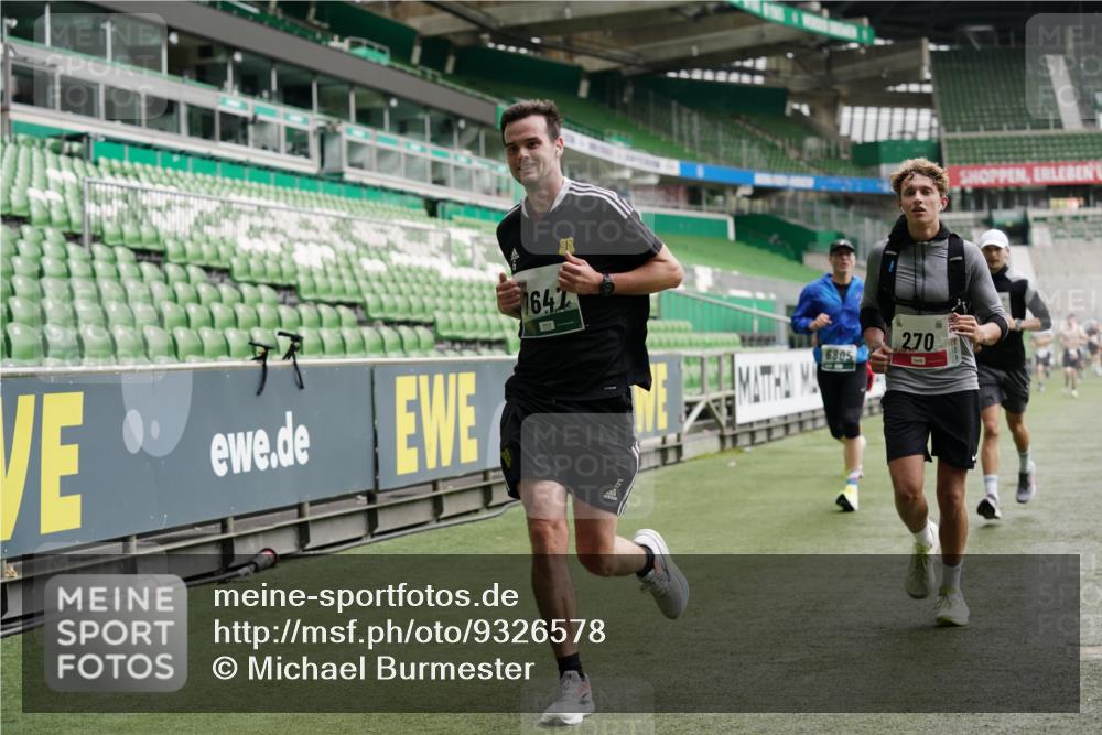 05.10.2025 - 20. swb-Marathon Bremen Michael Burmester http://msf.ph/oto/9326578 05.10.2025 12:49:31 Laufen im Stadion 150, 187, 270, 424, 1195, 1257, 1535, 1609, 1654, 1727, 1876, 1904, 2044, 2119, 2356, 2594, 2988, 2990, 3124, 3544, 3738, 3960, 4385, 4438, 4870, 5894, 6431, 6619, 6805, 6877, 7647, 7987, 8216, 8630, 9114, 492, 1625, 3320, 3819, 5103, 5599, 6171, 6463, 6632, 7904, 8244, 8507, 8687, 8897 meine-sportfotos.de