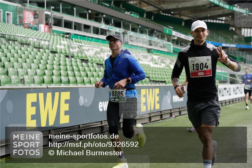 05.10.2025 - 20. swb-Marathon Bremen Michael Burmester http://msf.ph/oto/9326592 05.10.2025 12:49:33 Laufen im Stadion 150, 187, 270, 424, 1195, 1257, 1535, 1609, 1654, 1727, 1876, 1904, 2044, 2119, 2356, 2594, 2988, 2990, 3124, 3544, 3738, 3885, 3960, 4385, 4438, 4870, 5894, 6431, 6619, 6805, 6877, 7647, 7987, 8216, 8630, 9114, 492, 1625, 3320, 5599, 6171, 6463, 6632, 7904, 8507, 8687, 8897 meine-sportfotos.de