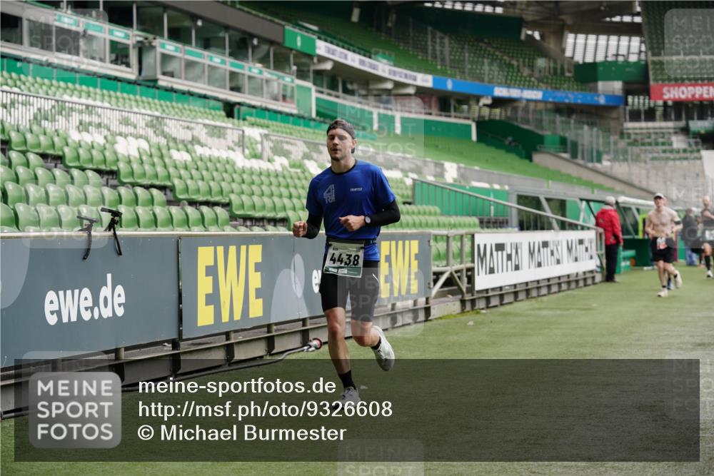 05.10.2025 - 20. swb-Marathon Bremen Michael Burmester http://msf.ph/oto/9326608 05.10.2025 12:49:37 Laufen im Stadion 150, 187, 217, 270, 287, 424, 1257, 1535, 1609, 1654, 1727, 1876, 1904, 2044, 2119, 2356, 2594, 2988, 2990, 3124, 3544, 3738, 3885, 3960, 4006, 4385, 4438, 4870, 5894, 6431, 6619, 6805, 6877, 7647, 7987, 8216, 8401, 8536, 8630, 9114, 9118, 1195, 1625, 3320, 5599, 6171, 6463, 6632, 7904, 8507, 8687, 8897 meine-sportfotos.de