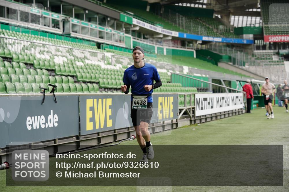 05.10.2025 - 20. swb-Marathon Bremen Michael Burmester http://msf.ph/oto/9326610 05.10.2025 12:49:37 Laufen im Stadion 150, 187, 217, 270, 287, 424, 1257, 1535, 1609, 1654, 1727, 1876, 1904, 2044, 2119, 2356, 2594, 2988, 2990, 3124, 3544, 3738, 3885, 3960, 4006, 4385, 4438, 4870, 5894, 6431, 6619, 6805, 6877, 7647, 7987, 8216, 8401, 8536, 8630, 9114, 9118, 1195, 1625, 3320, 5599, 6171, 6463, 6632, 7904, 8507, 8687, 8897 meine-sportfotos.de
