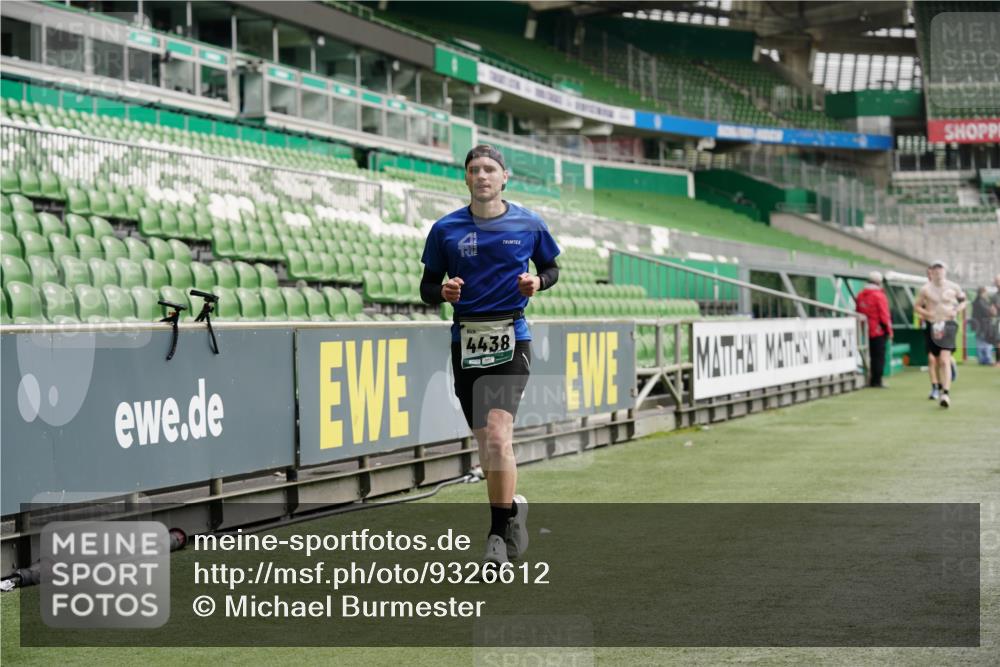 05.10.2025 - 20. swb-Marathon Bremen Michael Burmester http://msf.ph/oto/9326612 05.10.2025 12:49:37 Laufen im Stadion 150, 187, 217, 270, 287, 424, 1257, 1535, 1609, 1654, 1727, 1876, 1904, 2044, 2119, 2356, 2594, 2988, 2990, 3124, 3544, 3738, 3885, 3960, 4006, 4385, 4438, 4870, 5894, 6431, 6619, 6805, 6877, 7647, 7987, 8216, 8401, 8536, 8630, 9114, 9118, 1195, 1625, 3320, 5599, 6171, 6463, 6632, 7904, 8507, 8687, 8897 meine-sportfotos.de