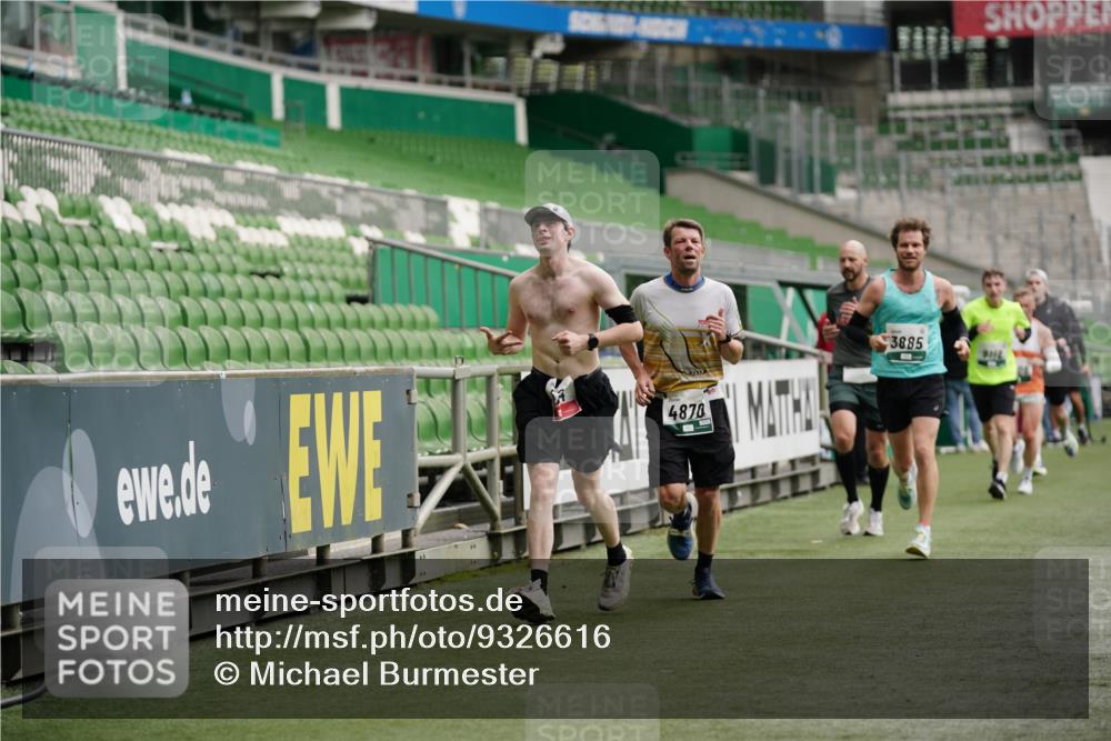 05.10.2025 - 20. swb-Marathon Bremen Michael Burmester http://msf.ph/oto/9326616 05.10.2025 12:49:41 Laufen im Stadion 150, 187, 217, 270, 287, 424, 511, 1257, 1535, 1609, 1654, 1727, 1876, 1904, 2044, 2119, 2356, 2594, 2988, 2990, 3124, 3544, 3738, 3885, 3960, 4006, 4385, 4438, 4870, 5894, 6214, 6431, 6619, 6805, 6877, 7647, 7987, 8216, 8401, 8536, 8873, 9118, 1195, 1625, 5599, 6171, 6463, 6632, 7904, 8507, 8630, 8687, 9114 meine-sportfotos.de
