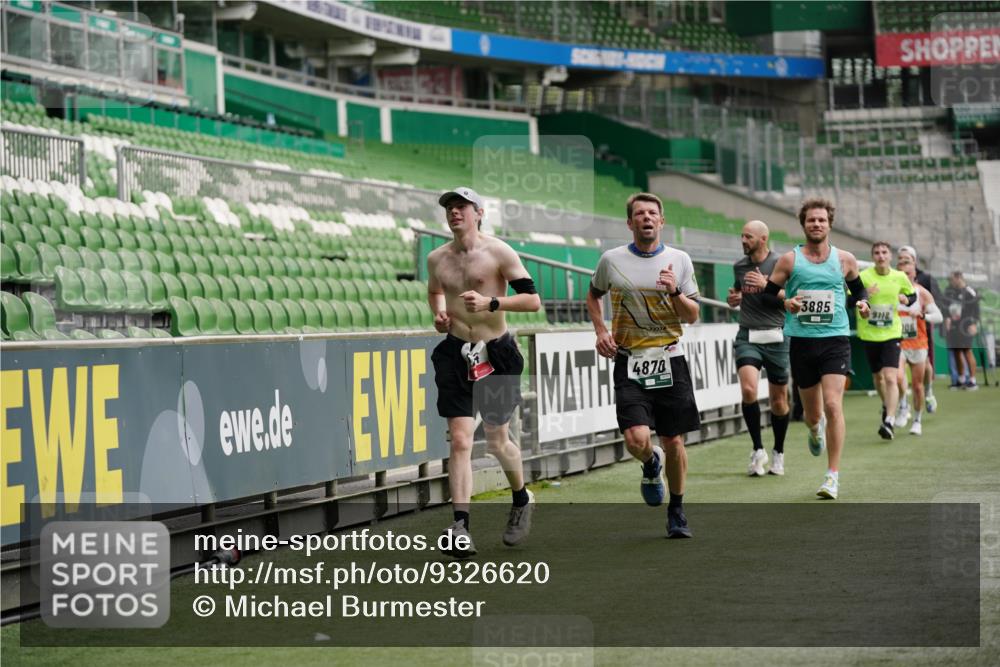 05.10.2025 - 20. swb-Marathon Bremen Michael Burmester http://msf.ph/oto/9326620 05.10.2025 12:49:42 Laufen im Stadion 150, 187, 217, 270, 287, 424, 511, 1257, 1535, 1609, 1654, 1727, 1876, 1904, 2044, 2119, 2356, 2594, 2988, 2990, 3124, 3353, 3544, 3738, 3885, 3960, 4006, 4385, 4438, 4870, 5894, 6214, 6431, 6619, 6805, 6877, 7647, 7987, 8216, 8401, 8536, 8873, 9118, 1195, 1625, 5599, 6171, 6463, 7904, 8507, 8630, 8687, 9114 meine-sportfotos.de