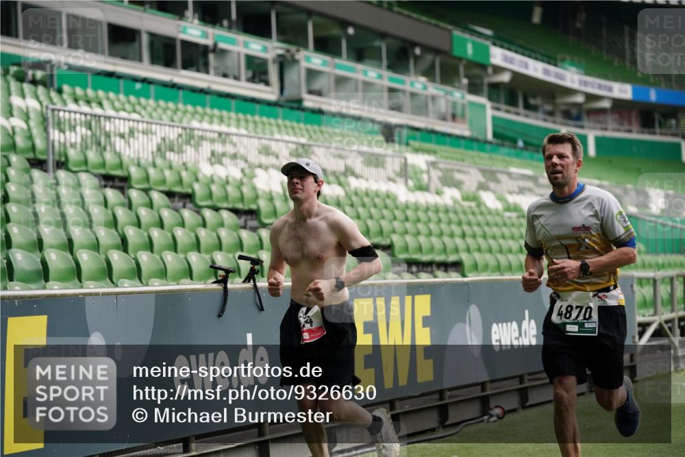 05.10.2025 - 20. swb-Marathon Bremen Michael Burmester http://msf.ph/oto/9326630 05.10.2025 12:49:44 Laufen im Stadion 150, 187, 217, 270, 287, 424, 511, 1257, 1388, 1535, 1609, 1654, 1727, 1876, 1904, 2044, 2119, 2356, 2594, 2988, 2990, 3124, 3353, 3544, 3738, 3885, 3960, 4006, 4385, 4438, 4870, 5894, 6214, 6431, 6619, 6805, 6877, 7647, 7987, 8216, 8401, 8536, 8873, 9118, 1195, 1625, 2119, 5599, 6171, 6463, 7904, 8507, 8630, 8687, 9114 meine-sportfotos.de