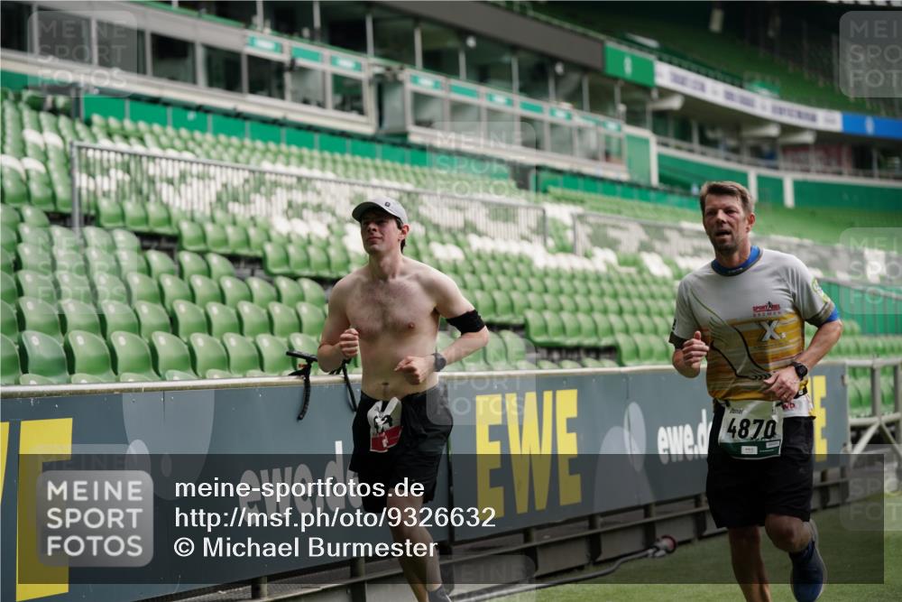 05.10.2025 - 20. swb-Marathon Bremen Michael Burmester http://msf.ph/oto/9326632 05.10.2025 12:49:44 Laufen im Stadion 150, 187, 217, 270, 287, 424, 511, 1257, 1388, 1535, 1609, 1654, 1727, 1876, 1904, 2044, 2119, 2356, 2594, 2988, 2990, 3124, 3353, 3544, 3738, 3885, 3960, 4006, 4385, 4438, 4870, 5894, 6214, 6431, 6619, 6805, 6877, 7647, 7987, 8216, 8401, 8536, 8873, 9118, 1195, 1625, 2119, 5599, 6171, 6463, 7904, 8507, 8630, 8687, 9114 meine-sportfotos.de