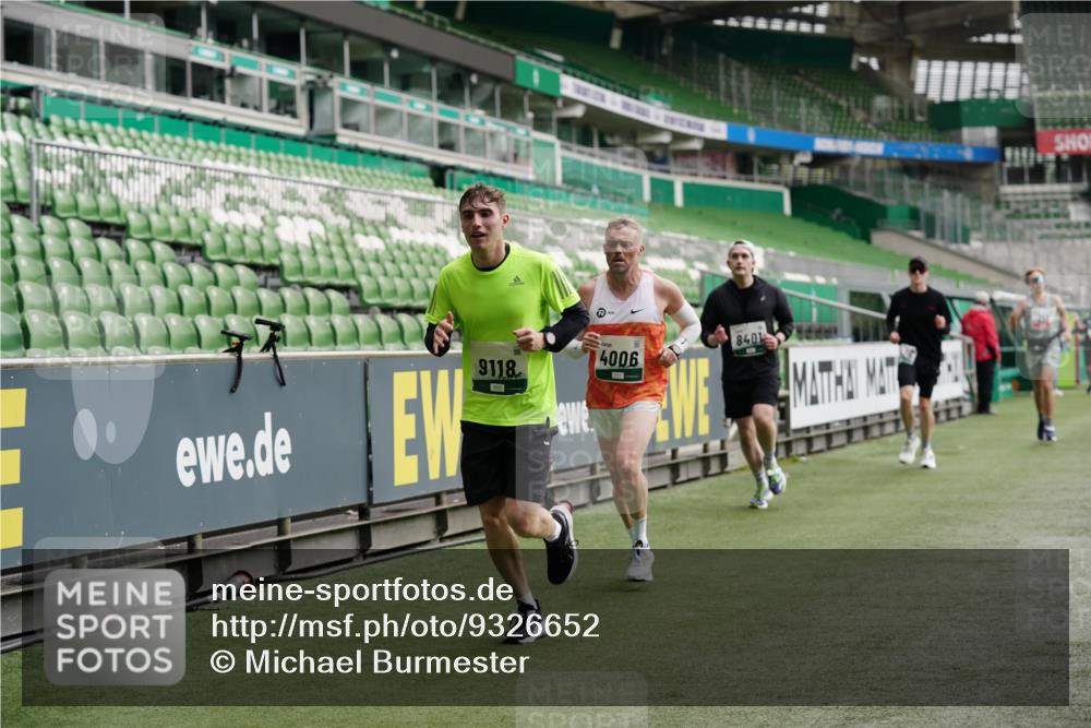 05.10.2025 - 20. swb-Marathon Bremen Michael Burmester http://msf.ph/oto/9326652 05.10.2025 12:49:48 Laufen im Stadion 150, 187, 217, 270, 287, 424, 511, 845, 939, 1257, 1388, 1535, 1609, 1707, 1727, 1876, 1904, 2044, 2356, 2594, 2988, 2990, 3124, 3259, 3353, 3544, 3738, 3885, 3960, 4006, 4367, 4438, 4870, 5118, 5894, 6214, 6281, 6431, 6619, 6805, 6877, 7647, 7987, 8216, 8401, 8536, 8873, 9118, 1195, 1654, 2119, 2990, 4385, 6171, 7904, 8507, 8630, 9114 meine-sportfotos.de