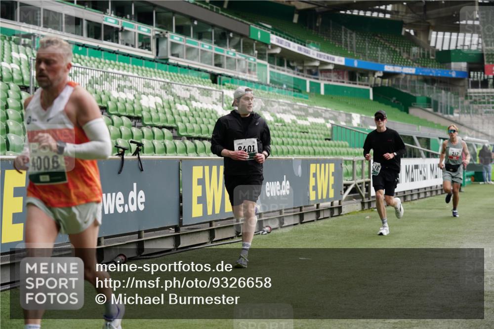 05.10.2025 - 20. swb-Marathon Bremen Michael Burmester http://msf.ph/oto/9326658 05.10.2025 12:49:50 Laufen im Stadion 150, 187, 217, 270, 287, 424, 511, 845, 939, 1257, 1388, 1535, 1609, 1707, 1727, 1876, 1904, 2044, 2356, 3124, 3259, 3353, 3544, 3738, 3885, 3960, 4006, 4318, 4367, 4438, 4870, 5118, 5894, 6214, 6216, 6281, 6431, 6619, 6805, 6877, 7647, 7987, 8216, 8401, 8536, 8873, 9118, 1195, 1654, 2119, 2594, 2988, 2990, 4385, 6171, 7904, 8630, 9114 meine-sportfotos.de