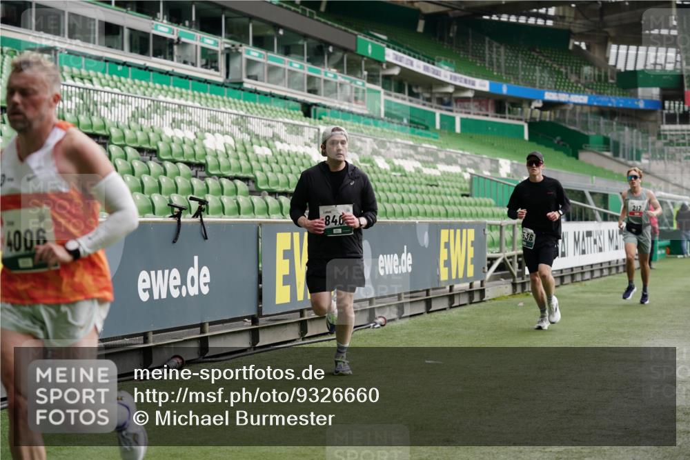 05.10.2025 - 20. swb-Marathon Bremen Michael Burmester http://msf.ph/oto/9326660 05.10.2025 12:49:50 Laufen im Stadion 150, 187, 217, 270, 287, 424, 511, 845, 939, 1257, 1388, 1535, 1609, 1707, 1727, 1876, 1904, 2044, 2356, 3124, 3259, 3353, 3544, 3738, 3885, 3960, 4006, 4318, 4367, 4438, 4870, 5118, 5894, 6214, 6216, 6281, 6431, 6619, 6805, 6877, 7647, 7987, 8216, 8401, 8536, 8873, 9118, 1195, 1654, 2119, 2594, 2988, 2990, 4385, 6171, 7904, 8630, 9114 meine-sportfotos.de