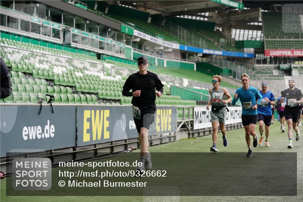 05.10.2025 - 20. swb-Marathon Bremen Michael Burmester http://msf.ph/oto/9326662 05.10.2025 12:49:51 Laufen im Stadion 150, 187, 217, 270, 287, 424, 511, 845, 939, 1257, 1388, 1535, 1609, 1707, 1727, 1876, 1904, 2044, 2356, 3124, 3259, 3353, 3544, 3738, 3885, 3960, 4006, 4318, 4367, 4438, 4870, 5118, 5894, 6214, 6216, 6281, 6431, 6619, 6805, 6877, 7647, 7987, 8216, 8401, 8536, 8873, 9118, 1195, 1654, 2119, 2594, 2988, 2990, 4385, 8630, 9114 meine-sportfotos.de